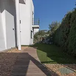 4 Rooms, Swiming Pool Pink