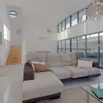 4 Rooms, Swiming Pool Pink